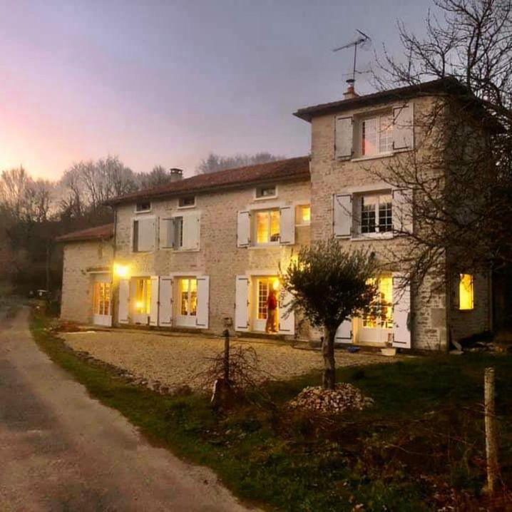 Moulin Sous La Vergne Nanteuil-en-Vallee Exterior photo